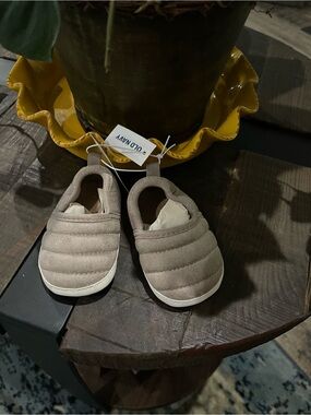 Old Navy Quilted Slip-On Baby Walker Shoes in Taupe